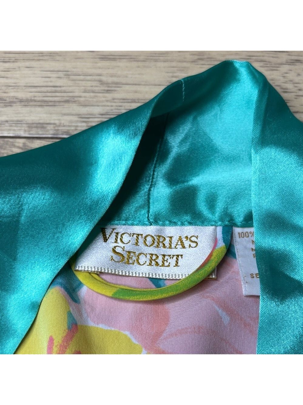 Vintage Victoria’s Secret Floral Kimono Robe with Teal Accents One Size Fits All - Picture 3 of 8
